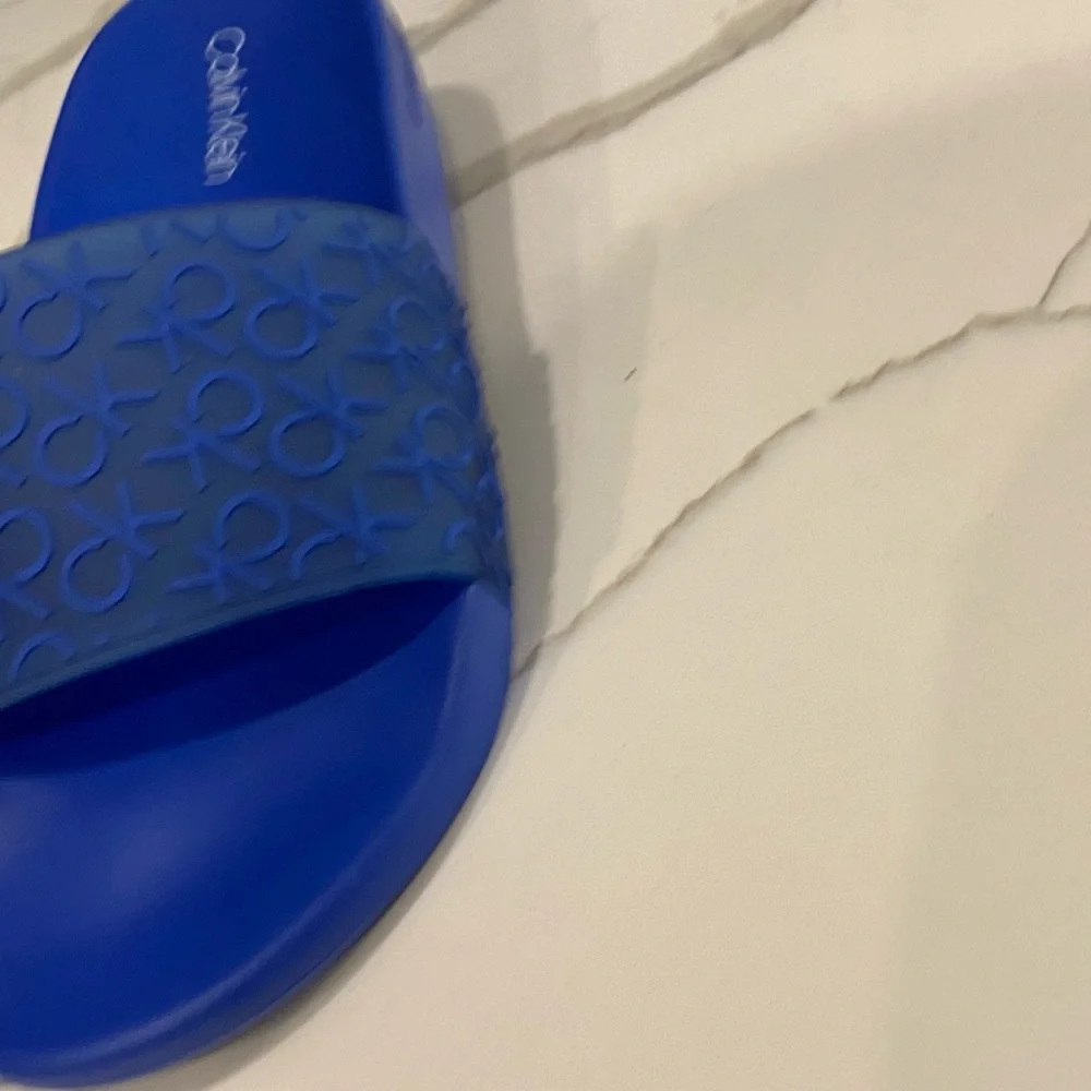 CALVIN KLEIN ALVA AUTHENTIC Mens size 9 Blue CLEAR SLIP ON SLIDES SANDALS